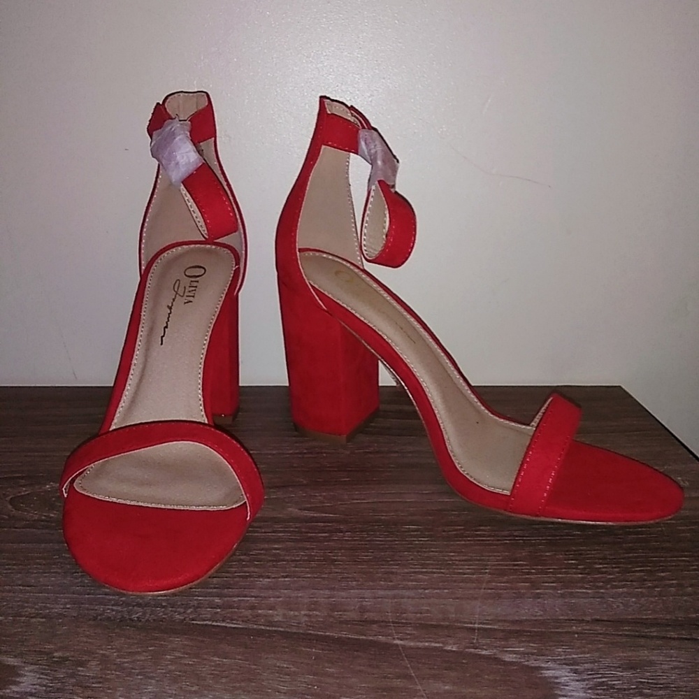 Heels - Picture 2 of 2